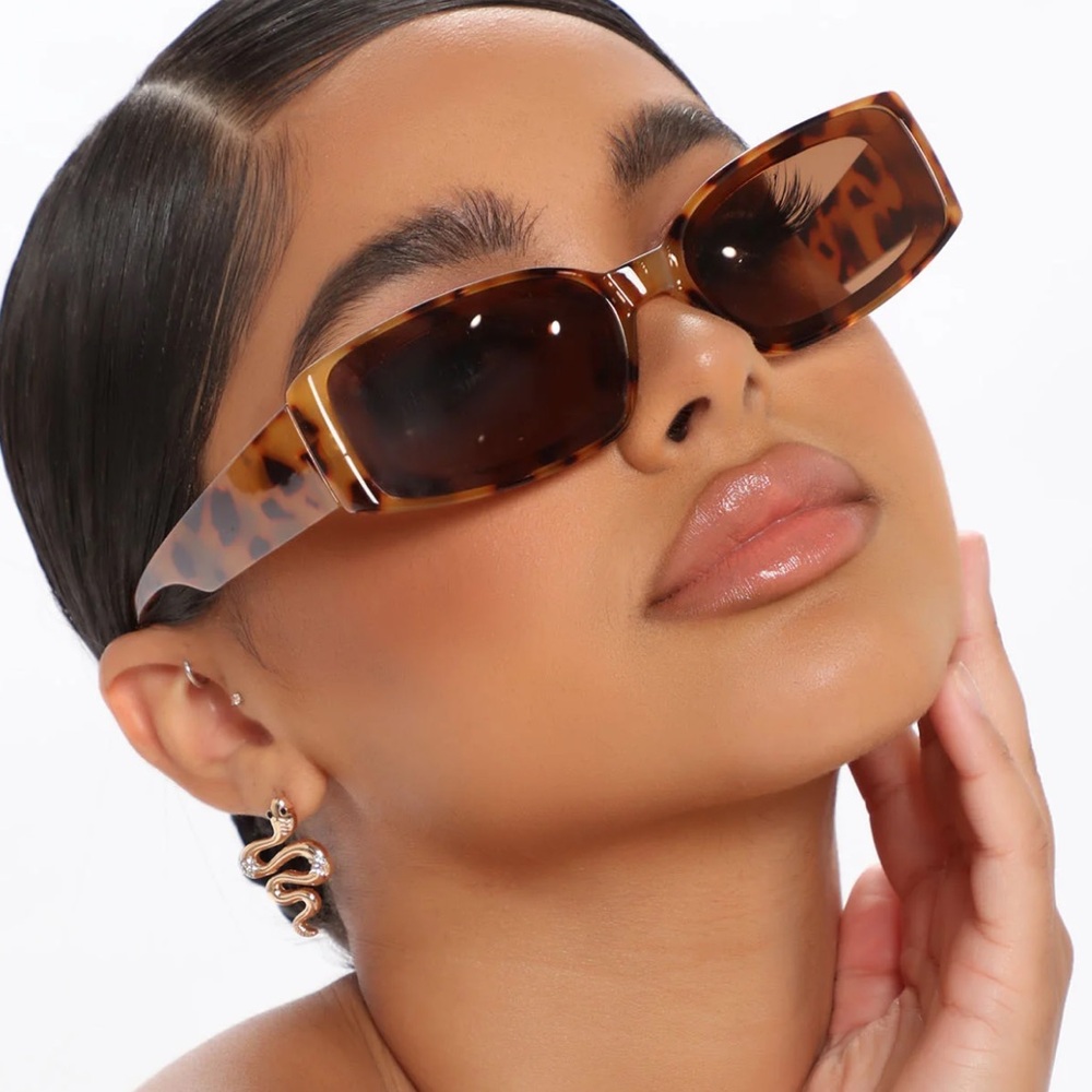 Square Sunglasses - Brown Tortoise
